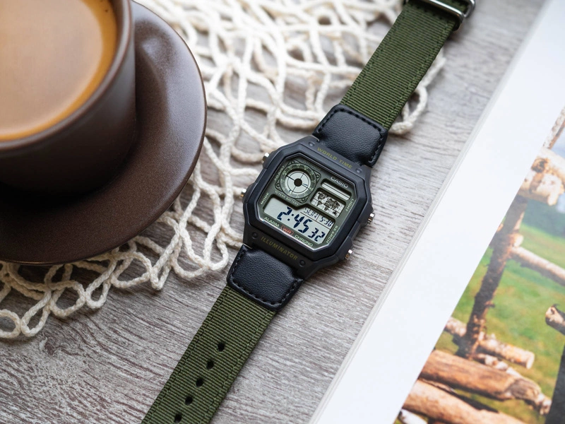 Zegarek męski CASIO AE-1200WHUB-3AVEF