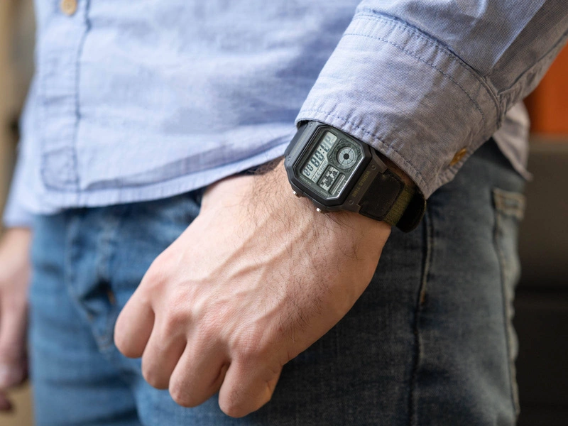 Zegarek męski CASIO AE-1200WHUB-3AVEF