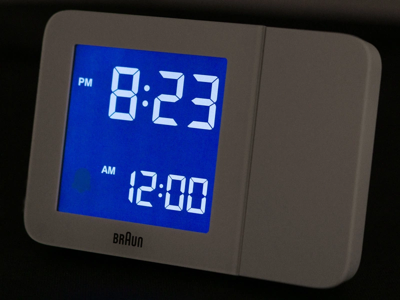 Budzik Braun BC15W-DCF